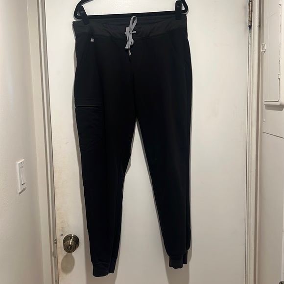 Figs Pants - Women’s Figs Zamora scrub jogger pants